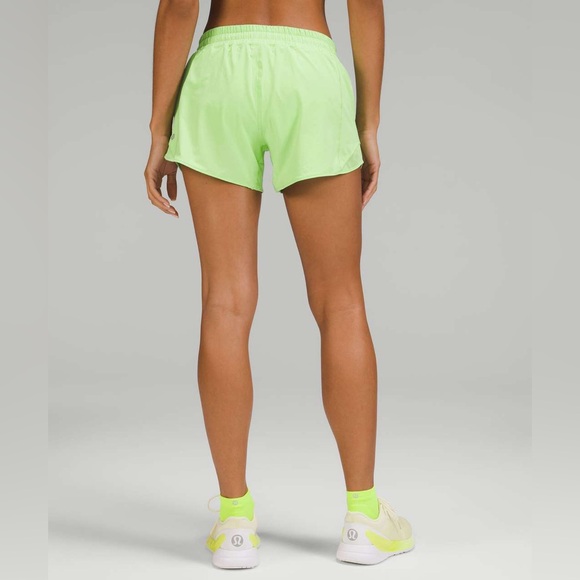 Lululemon Hotty Hot Low-Rise Lined Short 4" Scream Green Light Size 6 - Picture 2 of 7